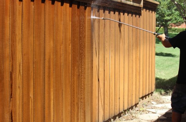 Fence Cleaning in Rochester Hills Michigan